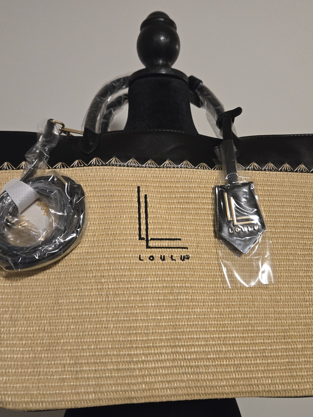 LouLu Women’s Beige and Black Straw Shoulder Bag **NEW**